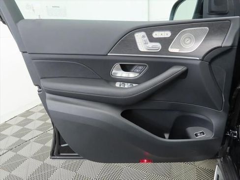 New 2026 Mercedes-Benz GLS 450 4MATIC image 25