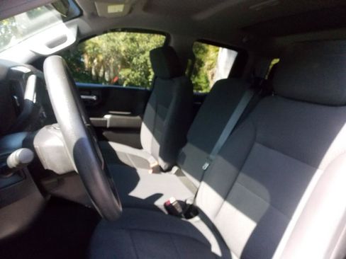 Used 2020 Chevrolet Silverado 1500 Custom w/ Custom Value Package RWD image 13