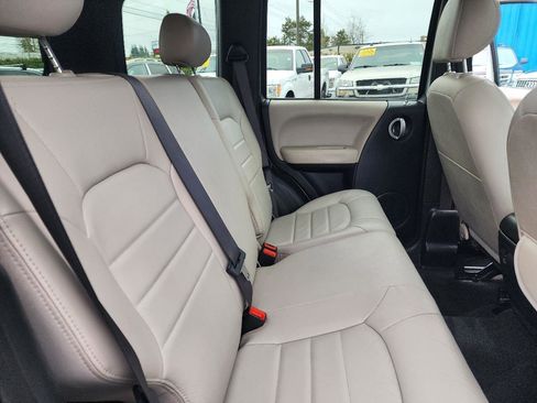 Used 2003 Jeep Liberty Renegade image 23
