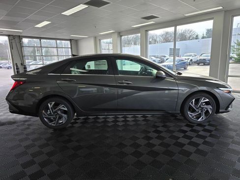 New 2026 Hyundai Elantra Limited image 4