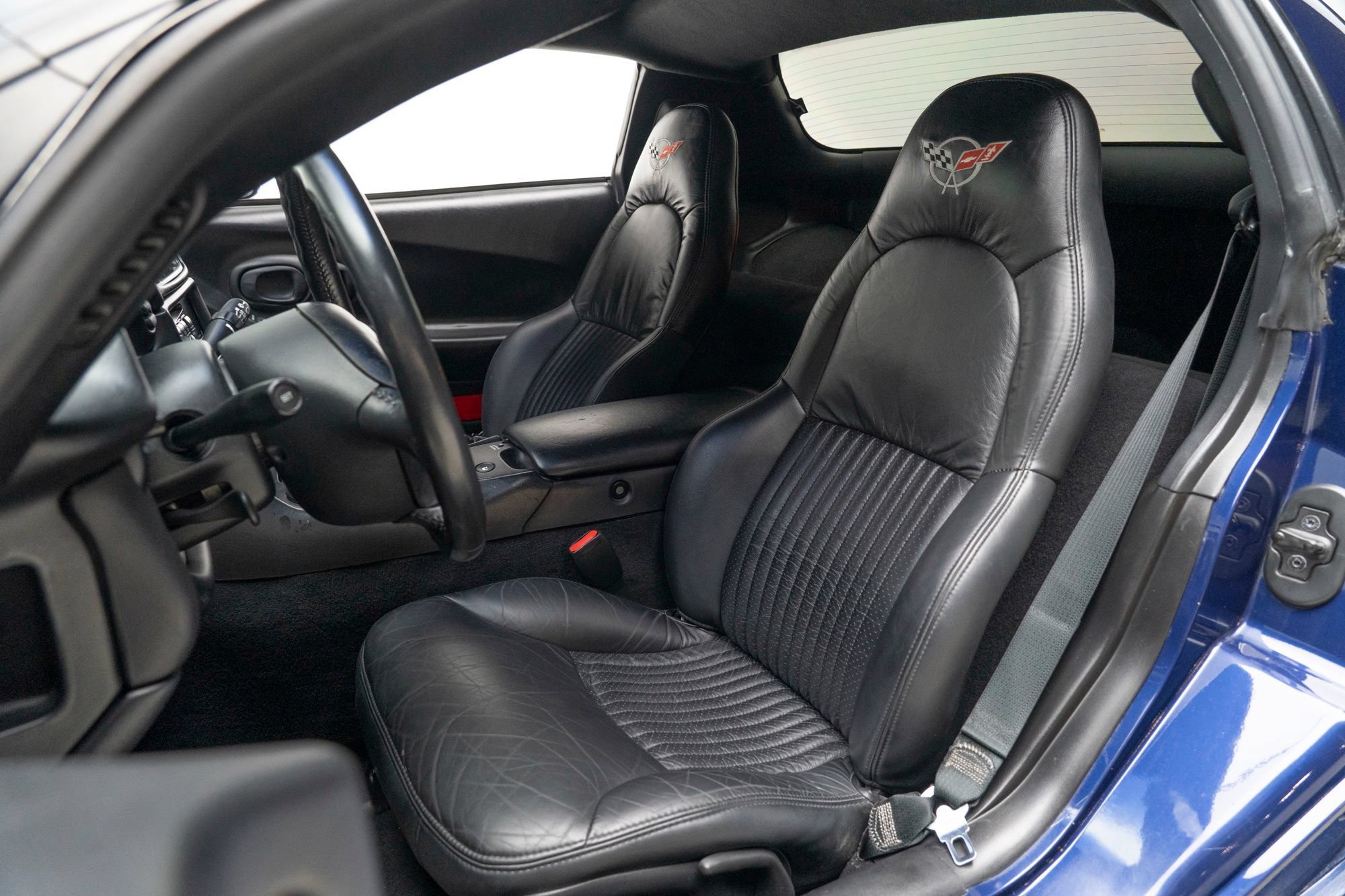 Used 2004 Chevrolet Corvette Z06 w/ Z06 Preferred Equipment Group RWD image 3