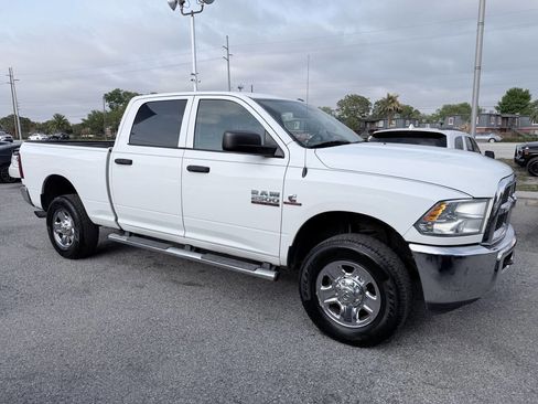 Used 2015 RAM 2500 Tradesman w/ Chrome Appearance Group AWD/4WD image 7