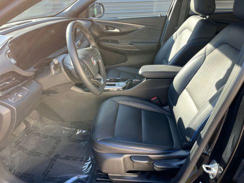 Used 2025 Buick Envista Sport Touring image 22