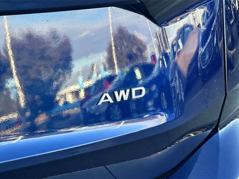 Used 2025 Nissan Rogue SV image 32