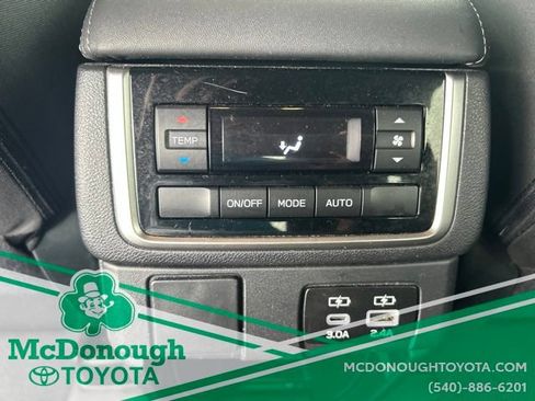 Used 2024 Subaru Ascent Premium w/ Convenience Package AWD/4WD image 11