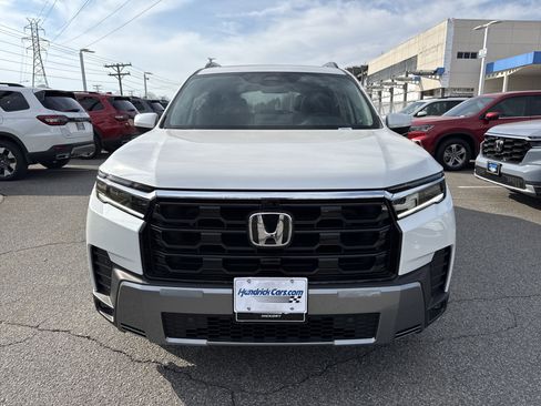 New 2026 Honda Pilot Touring image 3