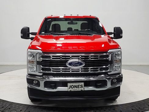 Used 2023 Ford F250 XLT AWD/4WD image 2