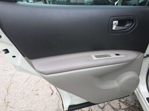 Used 2015 Nissan Rogue S w/ Convenience Package image 6