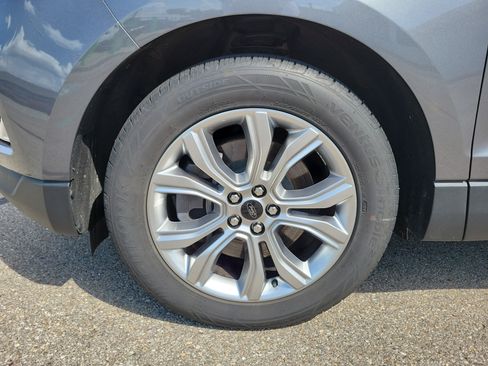 Used 2024 Ford Edge Titanium AWD/4WD image 5