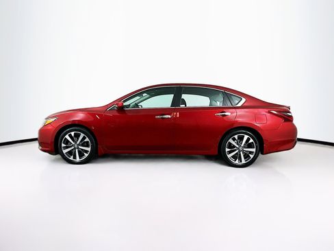 Used 2017 Nissan Altima 2.5 SR image 4