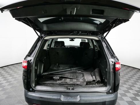 Used 2020 Chevrolet Traverse LS image 29