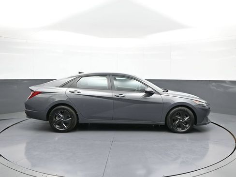 Certified 2023 Hyundai Elantra SEL FWD image 5