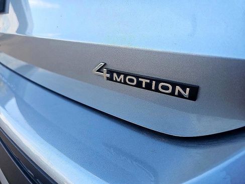 Used 2022 Volkswagen Taos SEL image 9