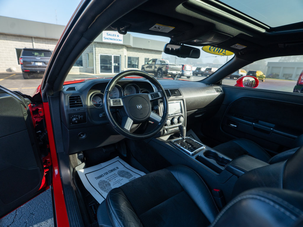 Used 2009 Dodge Challenger SRT8 w/ SRT Option Group II RWD image 16