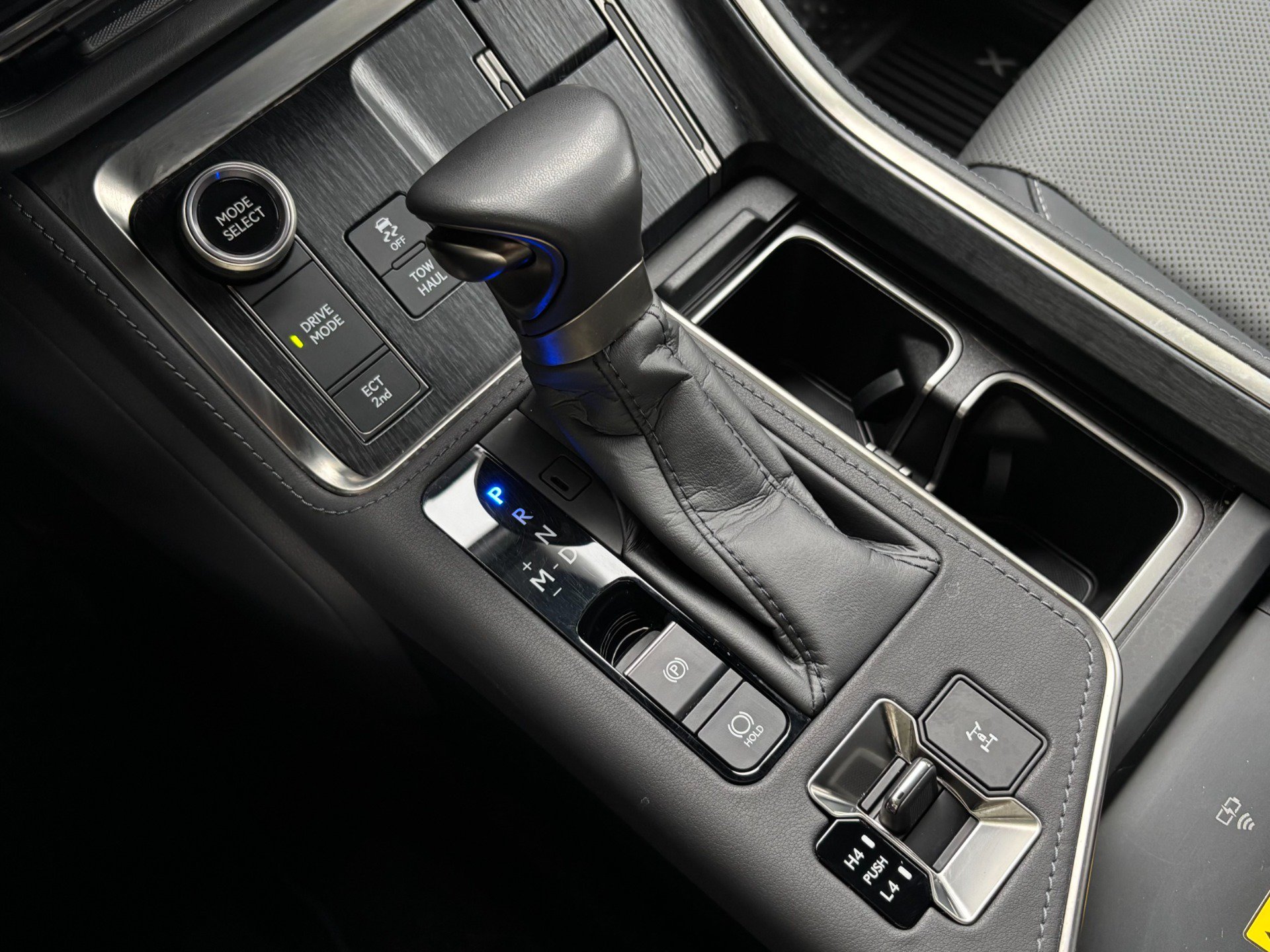 Used 2025 Lexus GX 550 w/ Accessory Package (2T) AWD/4WD image 47