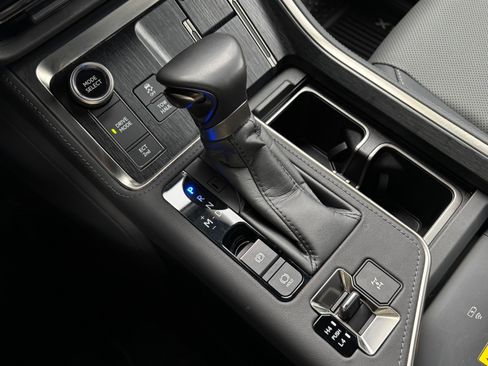 Used 2025 Lexus GX 550 w/ Accessory Package (2T) AWD/4WD image 47