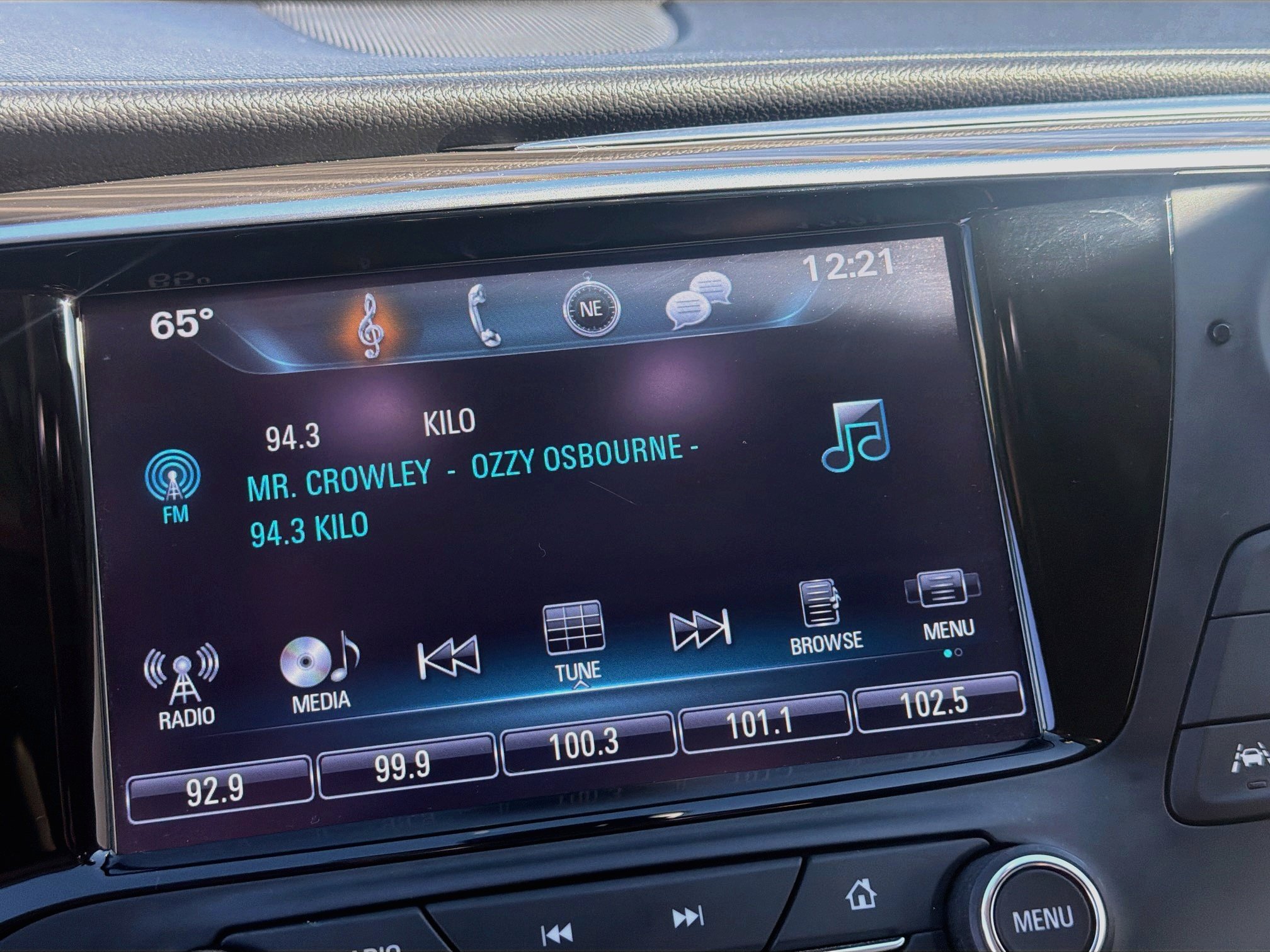 Used 2020 Buick Envision Premium AWD/4WD image 19