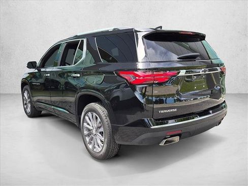 Used 2023 Chevrolet Traverse Premier FWD image 7