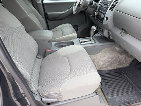 Used 2012 Nissan Frontier SV w/ SV Premium Utility Pkg AWD/4WD image 21