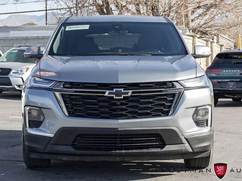 Used 2023 Chevrolet Traverse LT w/ Midnight/Sport Edition image 13