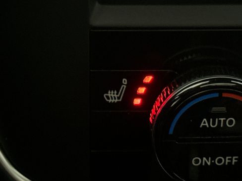 Used 2023 Nissan Rogue SV w/ SV Premium B Package image 19