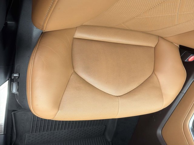 Certified 2021 Toyota Highlander Platinum FWD image 16