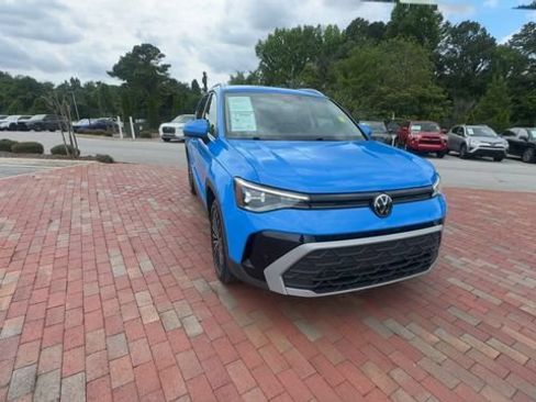 Used 2025 Volkswagen Taos SE FWD image 5