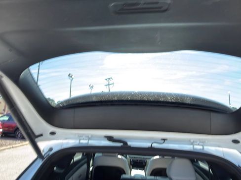 Used 2025 Hyundai Tucson Limited AWD/4WD image 9