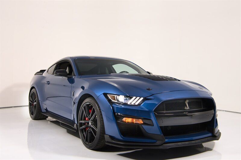 Used 2021 Ford Mustang Shelby GT500 w/ Technology Package RWD image 2