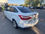 Used 2014 Ford Focus SE image 3