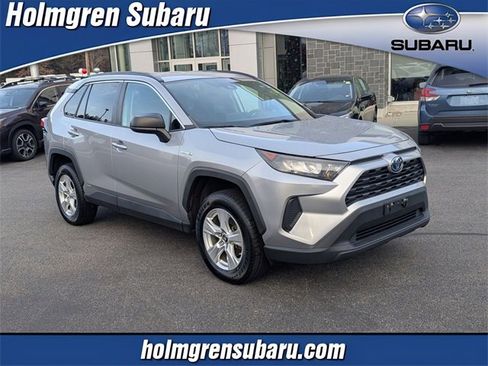 Used 2021 Toyota RAV4 LE image 1