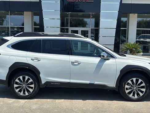 Used 2023 Subaru Outback Touring XT AWD/4WD image 8
