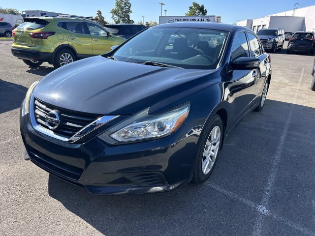 Used 2017 Nissan Altima 2.5 S w/ Power Driver Seat Package FWD image 1