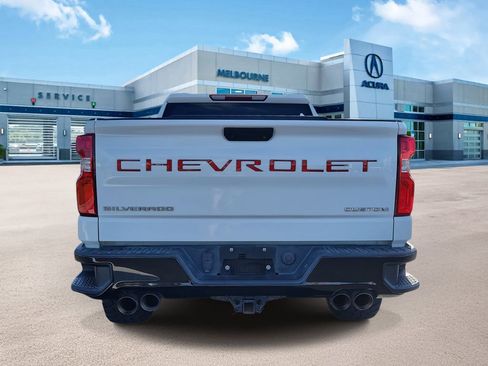 Used 2019 Chevrolet Silverado 1500 Custom Trail Boss w/ Custom Convenience Package image 5