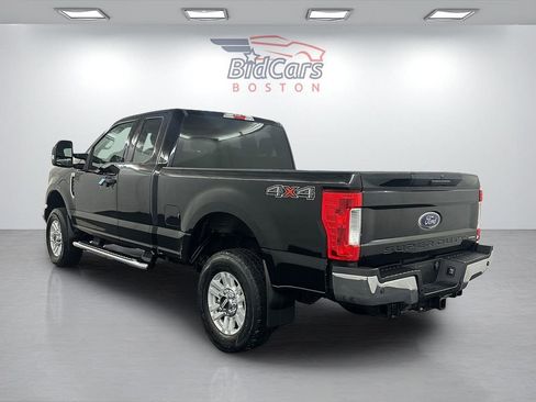 Used 2017 Ford F250 XLT w/ XLT Value Package AWD/4WD image 6