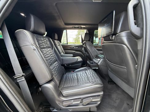 Used 2023 Cadillac Escalade Sport Platinum RWD image 43