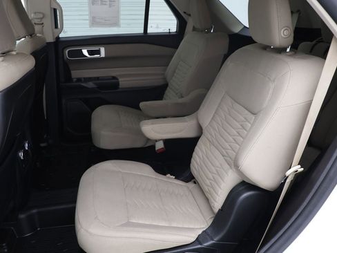 Used 2020 Ford Explorer XLT w/ Comfort Package image 13