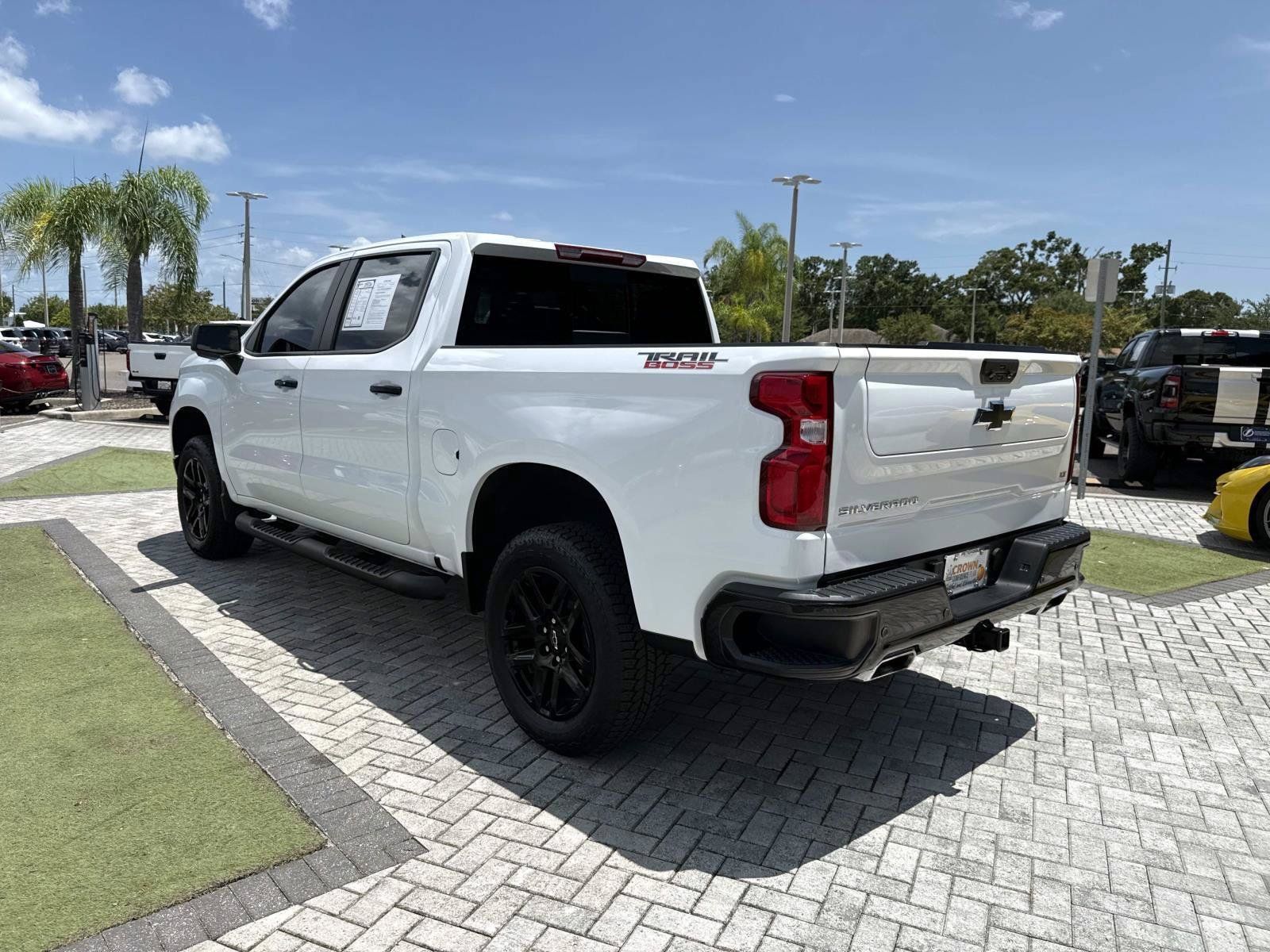 Used 2026 Chevrolet Silverado 1500 LT Trail Boss w/ LT Trail Boss Premium Package AWD/4WD image 4