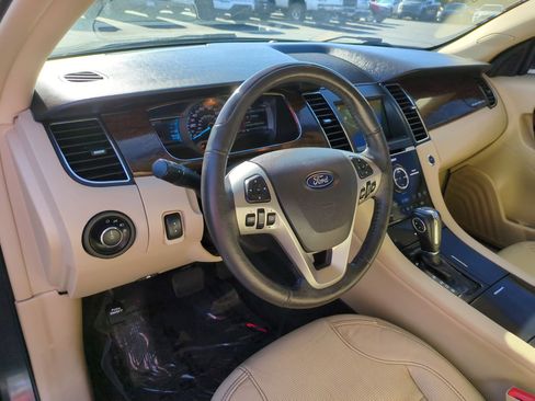 Used 2018 Ford Taurus Limited image 14