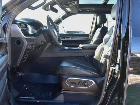 Certified 2024 Jeep Wagoneer Series III w/ Premium Group I image 14