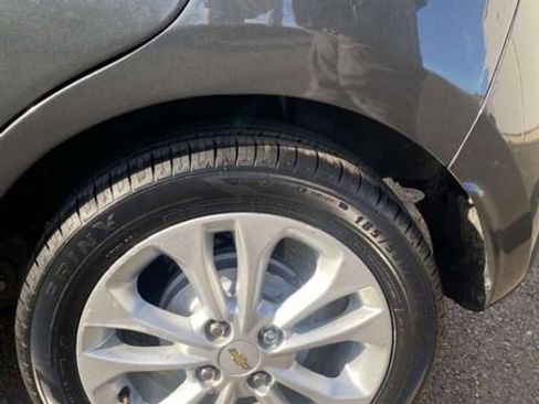 Used 2020 Chevrolet Spark LT image 32