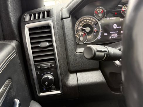 Used 2016 RAM 3500 Laramie Longhorn image 21