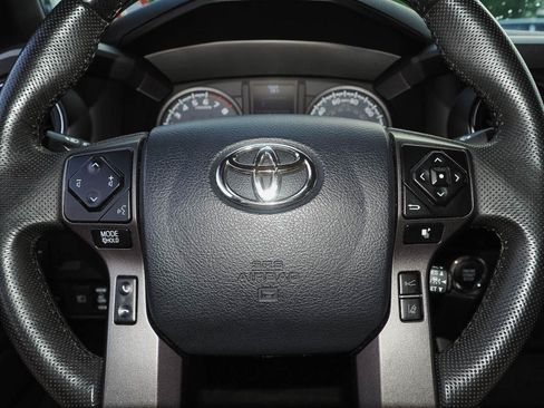 Used 2020 Toyota Tacoma TRD Sport AWD/4WD image 21