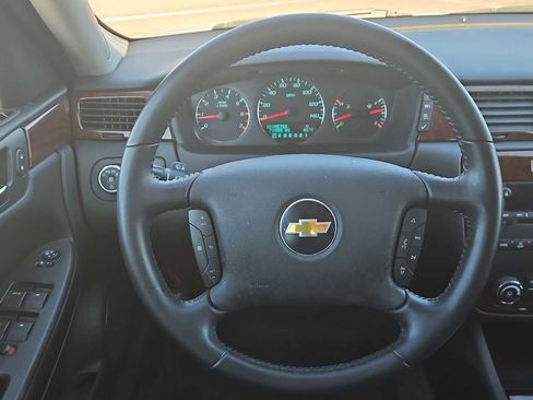 Used 2011 Chevrolet Impala LT image 11