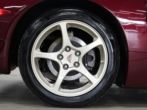 Used 2003 Chevrolet Corvette Convertible w/ Preferred Equipment Group1 RWD image 32