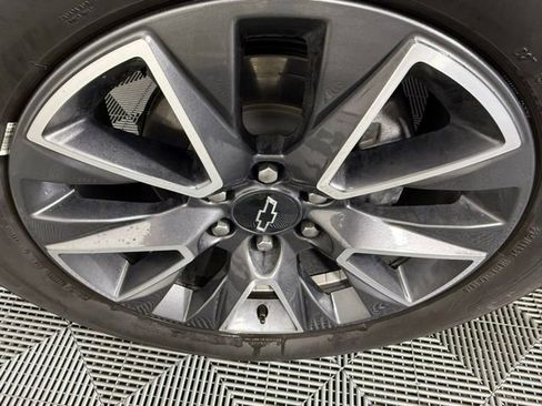 Used 2022 Chevrolet Tahoe Z71 w/ Luxury Package image 16