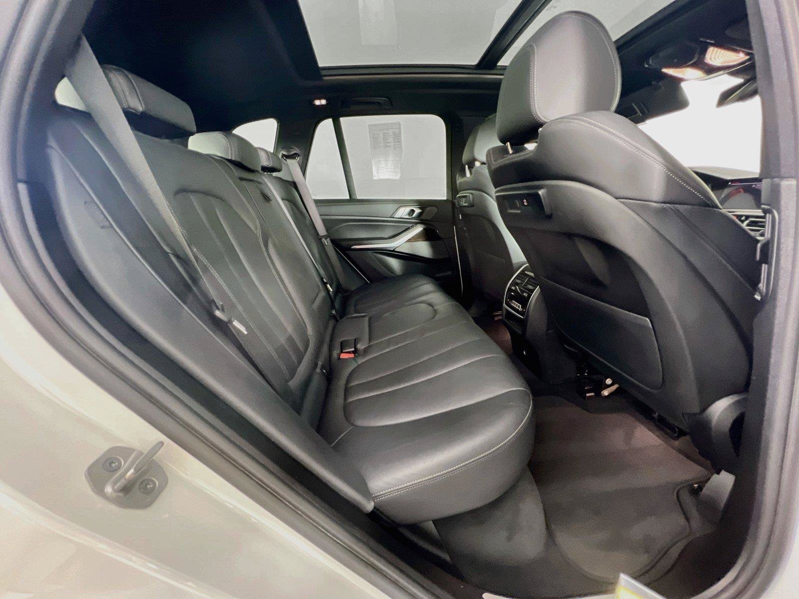 Used 2021 BMW X5 xDrive40i w/ Premium Package AWD/4WD image 27
