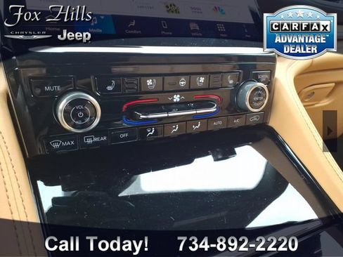 Used 2024 Jeep Grand Cherokee Summit AWD/4WD image 24