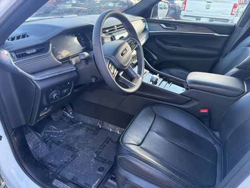 Used 2024 Jeep Grand Cherokee Overland w/ Trailer Tow Package image 5