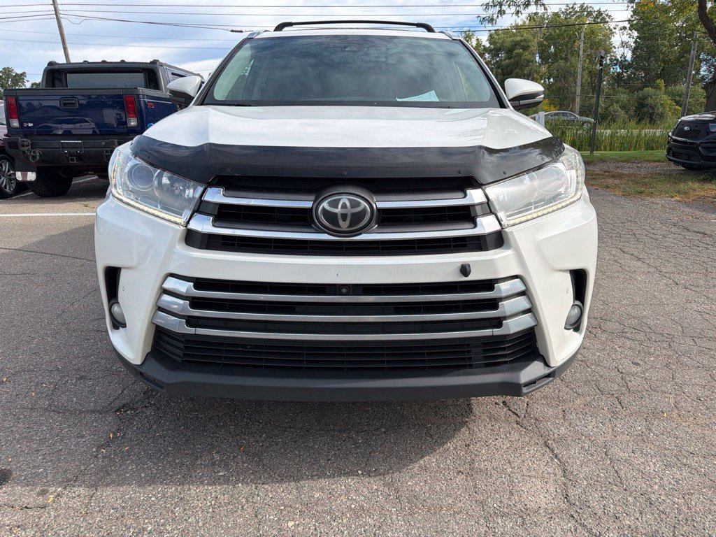 Used 2017 Toyota Highlander Limited AWD/4WD image 2